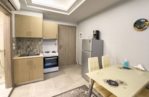 Plaka Apartment | Contemporary & Spacious Renovated Apt, DT Syntagma