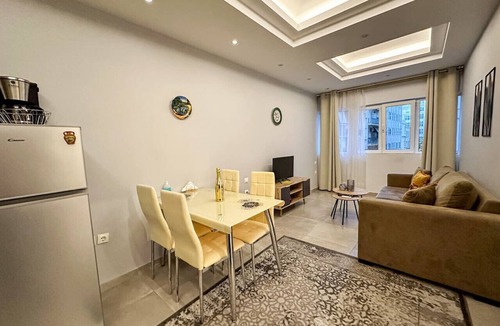 Plaka Apartment | Contemporary & Spacious Renovated Apt, DT Syntagma