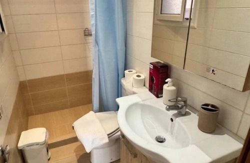 Kavos Apartment | Corfu Frodo Studios, Few Moments from the Beach