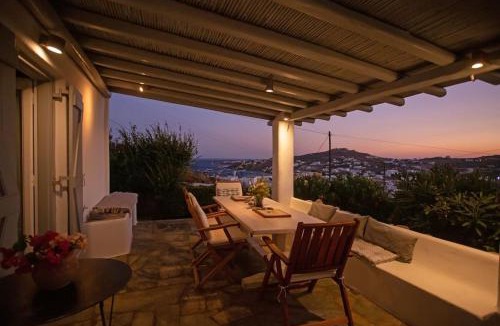 Ornos House | Cosy Bohème retreat with sea views