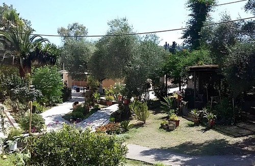 Gouvia House | Cosy Garden View Studio with Pool Access – Pierhouse Gouvia
