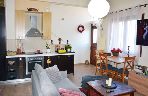 Pentalofos House | Cosy! Pet-Friendly!35 min to the ski tracks Parnassos and 15 min from the beach!