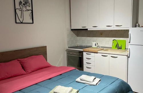 Serres Apartment | Cosy studio with view and parking
