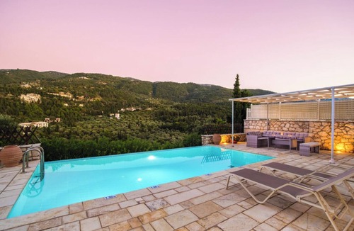 Agios Nikitas Villa | Cosy Villa with Sea-and-Mountain Views near Agios Nikitas