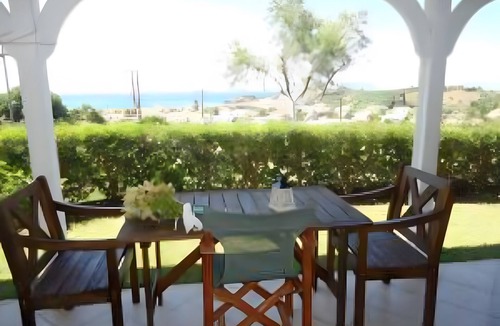 Foinikounta House | Country House 'No 4 Holiday Home' with Sea View, Wi-Fi and Air Conditioning
