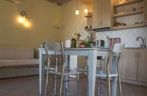 Foinikounta House | Country House 'No 5 Holiday Home' with Sea View, Wi-Fi and Air Conditioning