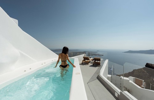Imerovigli Hotel | Couples’ Retreat: Hot Tub Suite with Heated Pool, Orana Residence