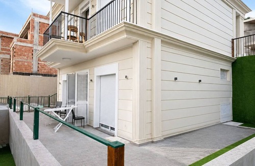 Mjull-Bathore Apartment | Cozy 1-bedroom apartment with AC in charming Tirana
