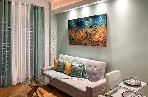Kinosargous Apartment | Cozy and Chic apartment in the Center, 5 min Subway