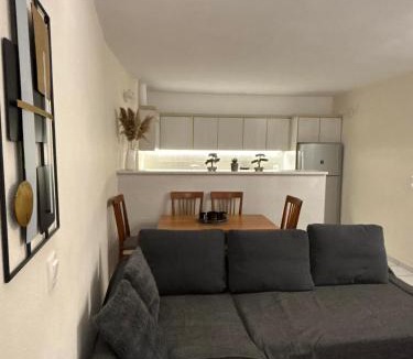 Kallithea Apartment | Cozy apartment by Athens