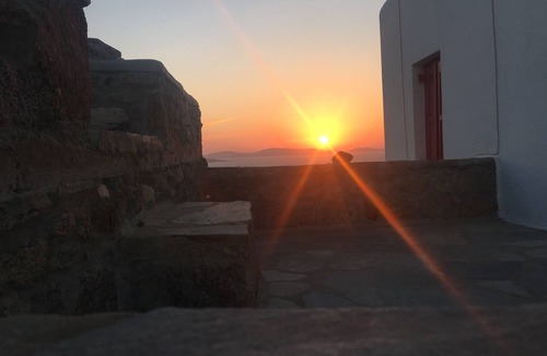 Agios Ioannis Apartment | Cozy apartment for 2 near Ornos with sea and sunset view