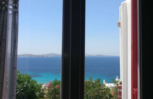 Agios Ioannis Apartment | Cozy apartment for 2 near Ornos with sea and sunset view