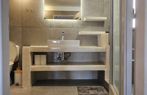 Exomvourgo Resort | Cozy apartment on the beach, ideal for families.
