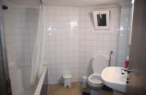 Thessaloniki Apartment | Cozy/Comfortable flat 50 sq flat, 15' from city's centre. Great VFM!
