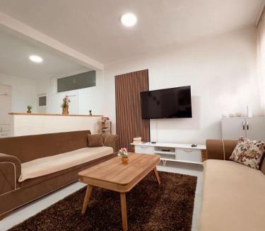 Mejë Apartment | Cozy Corner Apartment