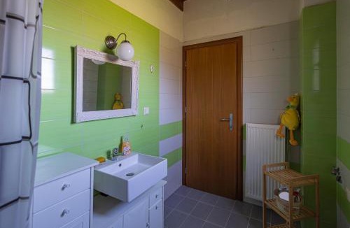 Rio Apartment | Cozy Cottage με Σοφίτα και Θέα!