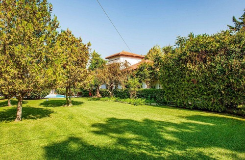 Schinias House | Cozy home in Marathons with private swimming pool, can be inside or outside