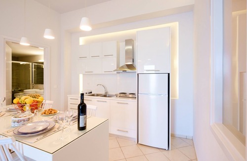 Kolymvari House | Cozy Home steps from old Port, Seafront & Parking