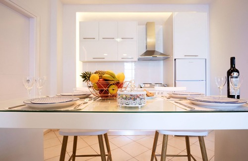Kolymvari House | Cozy Home steps from old Port, Seafront & Parking