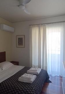 Glyfada House | Cozy Room with Sea View