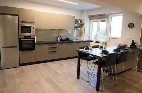 Mytilene Apartment | CozyFlat 88m2 very spacious for long stays, fully equipped, with private parking