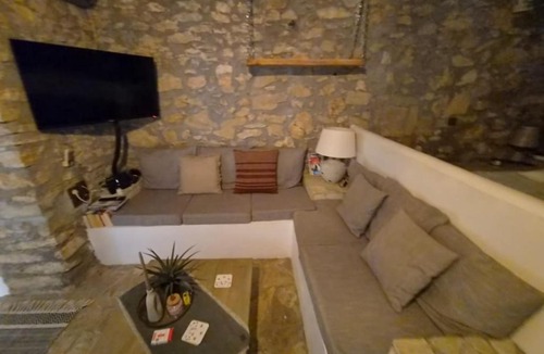 Kakorrevma House | Crafted in Stone
