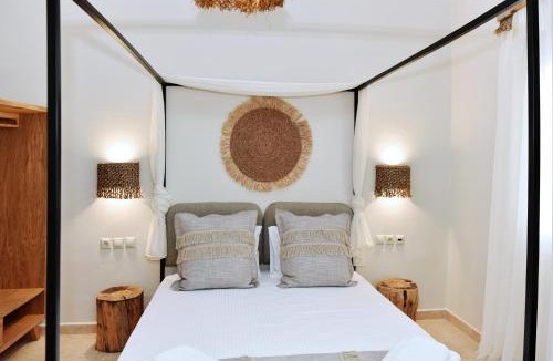 Adamas House | Cristina's House, Elegant Boho residence walk to Adamas Port