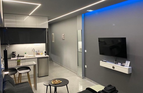 Serres Apartment | Crystal Grey Elite Apartment 3