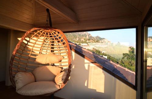 Kruje Apartment | Damiano's Penthouse Old Bazaar - Castle to Coast View