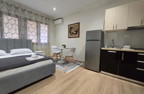 Blloku Apartment | Dani's Studio
