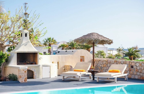 Agia Paraskevi Villa | Daphne | Cycladic Three-Bedroom Villa with Private Pool and Sea View