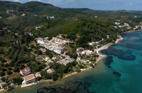 Notos Apartment | Dellis Studios Corfu - Sea Views near the Beach