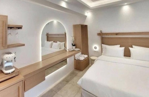 Vissa House | DelMar Suites Syros