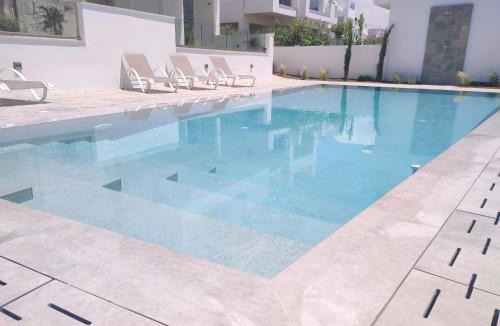 Pilalimata Apartment | Deluxe Ocean View Penthouse - Pool & free parking