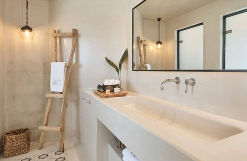 Pyrgos Villa | Deluxe Suite With Outdoor Hot Tub - La Torre