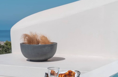 Pyrgos Villa | Deluxe Suite With Outdoor Hot Tub - La Torre