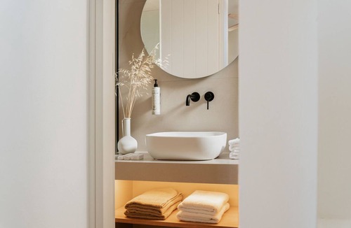 Psathi House | Deluxe Suite with Private Pool and side-Seaview