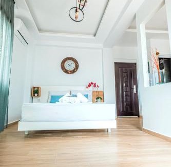 Nea Peramos Apartment | Design Suites Efharis (Chateau)