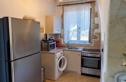 Georgioupolis Apartment | Despina Jacuzzi Studio - Walk to Lake Kournas