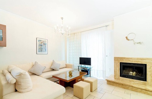 Kato Diminio Apartment | Diamante Beachfront Suite