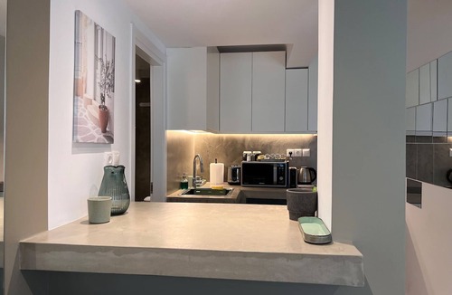 Filopappou Apartment | Diego’s cozy Athens Apartment, Walk to Acropolis