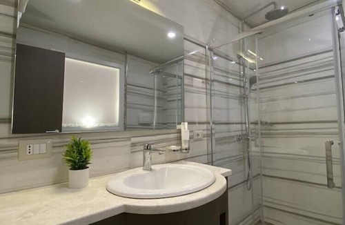 Tirana Hotel | Doanesia Premium Hotel and Spa