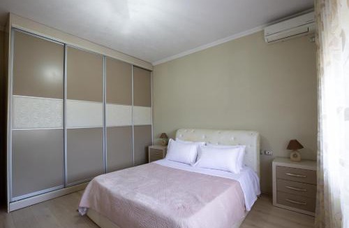 Gjirokaster Villa | Doel's Villa - Spacious Private House with Garden & Views in Gjirokastër