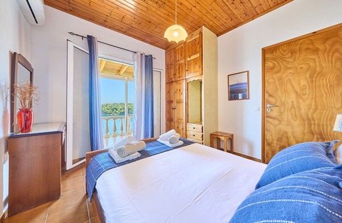 Katsimatika Apartment | Dolphin Villa 1 Studio Apartment with Sea View, Wi-Fi and Air Conditioning
