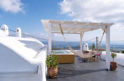 Firostefani Apartment | Dome suite,hot tub,sea view in Firostefani!