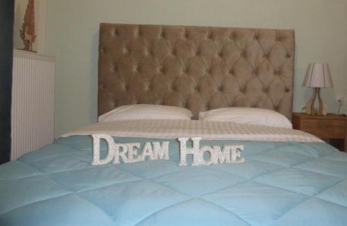 Larissa Apartment | DREAM HOME