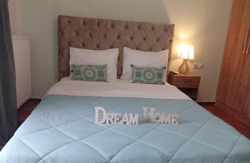 Larissa Apartment | DREAM HOME