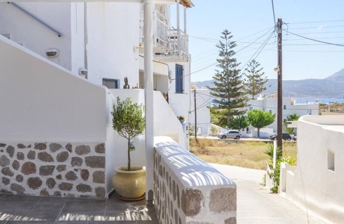 Adamas House | Dream on Adamas Milos
