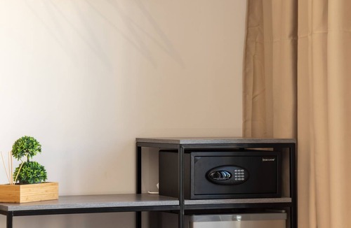 Omonia Hotel | Dunlin Hotel
