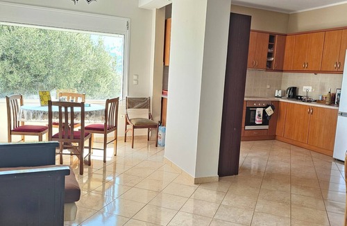 Zola Apartment | Effie's Escape Spacious House in Zola